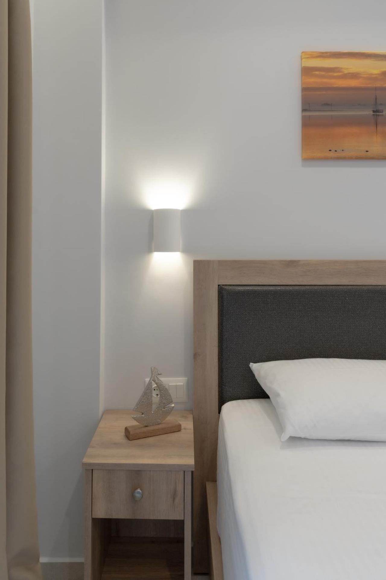 Sunshine Rooms And Suites Vrasná Eksteriør bilde