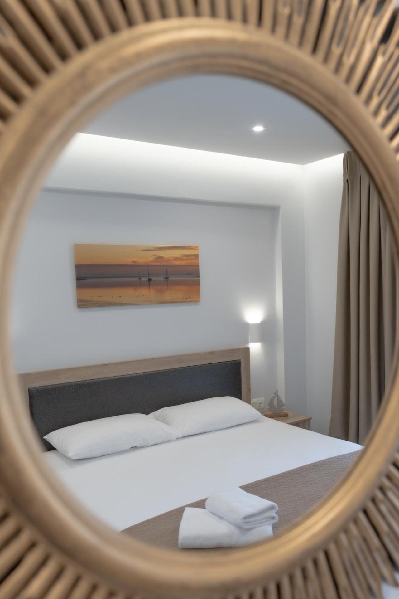 Sunshine Rooms And Suites Vrasná Eksteriør bilde