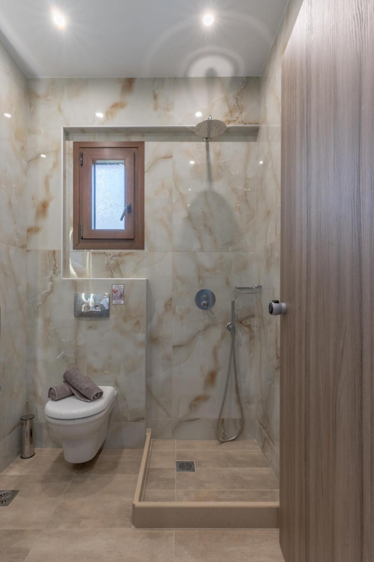 Sunshine Rooms And Suites Vrasná Eksteriør bilde